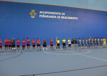 El Peñaranda gana el partido «inaugural» del pabellón frente al Reina Kilama que se resolvió en la tanda de penaltis