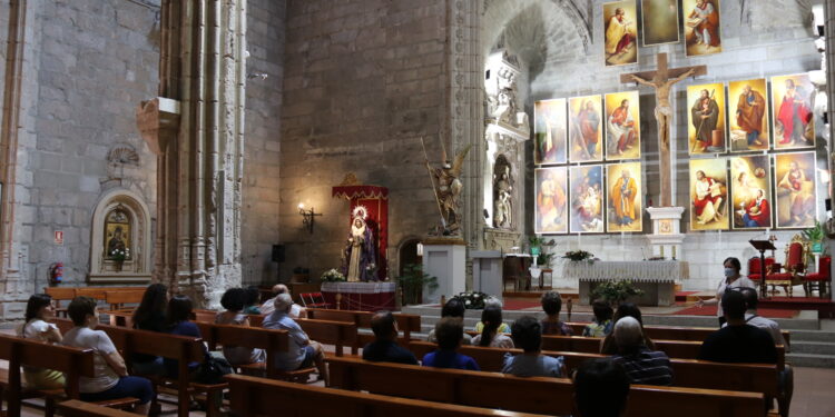Recta final para el programa de las visitas guiadas en Peñaranda con una actividad dedicada al nuevo retablo de la parroquia