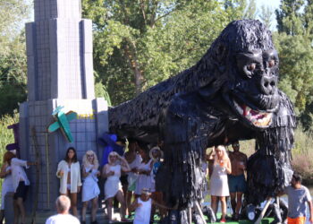 Multitudinaria bajada del Tormes en «OFNIS» que reúne a más de 3.000 personas en las orillas del río en Huerta
