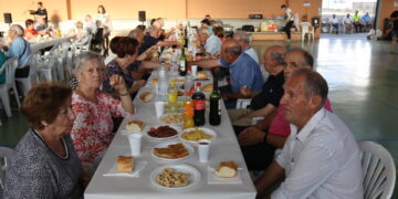 Peñaranda rinde homenaje a los mayores con sendas fiestas en las residencias y en el pabellón del Severiano Montero