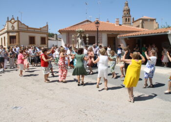Sigue la fiesta en Palaciosrubios: procesión, paella popular, fiesta del agua y diversión hasta que el cuerpo aguante
