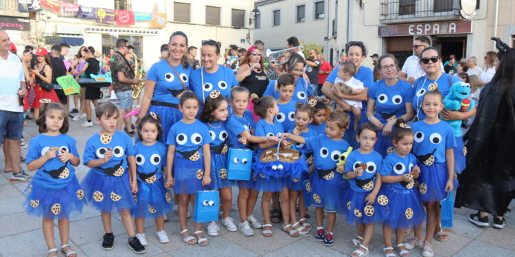 Cantalpino vibra ya al ritmo de sus peñas en un animado y colorido comienzo de sus fiestas de la Asunción
