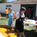 La paella solidaria de Aldeaseca de la Frontera reúne en el parque a más de medio millar de personas