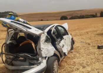 Una mujer herida en una espectacular salida de vía de un turismo en el término municipal de Cantalpino