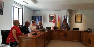 Cristofer y Laura contraen matrimonio en una emotiva ceremonia oficiada en el Ayuntamiento de Peñaranda