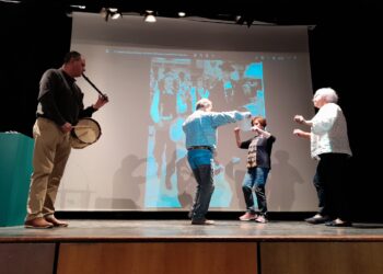 El centro de Educación de Adultos «El Inestal» de Peñaranda inaugura el curso curso con una charla y recital de Cid Cebrián