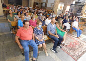 El Campo de Peñaranda despide su Verano Cultural en la iglesia parroquial con la representación de «Buscando a Nebrija»