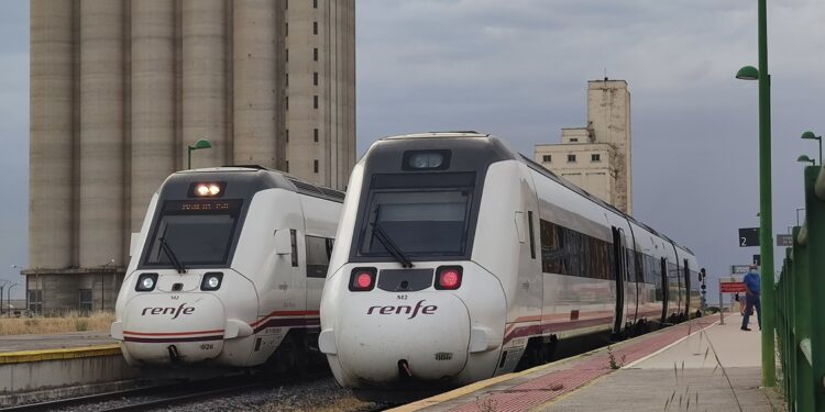 Casi 9.500 personas adquirieron en agosto en Castilla y León sus abonos gratuitos de Media Distancia