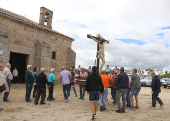 Alaraz vive su última fiesta local del año acompañando al Santo Cristo del Monte en el día de la Exaltación de la Cruz