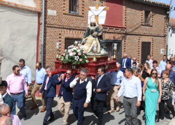 Bóveda del Río Almar acompaña a la Virgen de las Angustias en el día grande de las fiestas patronales