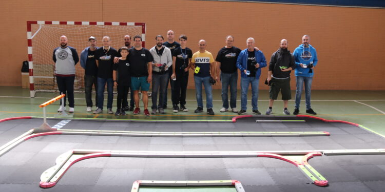 Arranca el prólogo festivo de San Miguel en Peñaranda con la II Quedada Mini Z de coches radio control