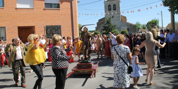 Nava de Sotrobal festejará a San Miguel con verbenas, degustaciones populares y una capea popular en «El Calvario»