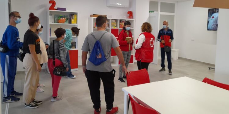 Cruz Roja da a conocer en Peñaranda su nueva sede y sus proyectos en la primera jornada de puertas abiertas