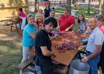 Todo listo en Villoria para que la localidad despida sus fiestas en la plaza con la multitudinaria Merienda de la Vaca