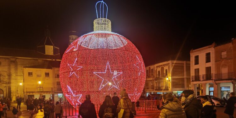Peñaranda apuesta por mantener el alumbrado navideño como reclamo para atraer visitantes y ayudar a dinamizar el comercio