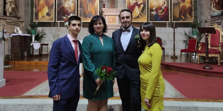 Teo Marcos, maestro coctelero de Los Álamos, y su esposa Teresa celebran sus Bodas de Plata en Peñaranda