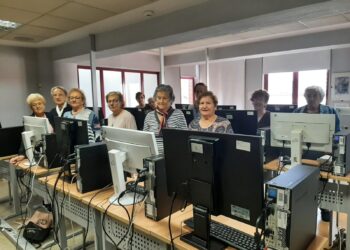 Nueva actividad de estimulación cognitiva por ordenador para los participantes en el programa VIVE en Peñaranda