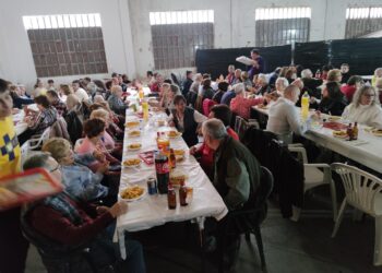 La cofradía de los Nazarenos celebra en Peñaranda una comida de hermandad con gran éxito de convocatoria