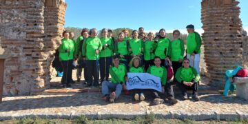 El club Camino el Cristo realiza una ruta de senderismo hasta los restos de la ermita de San Blas en Santiago de la Puebla