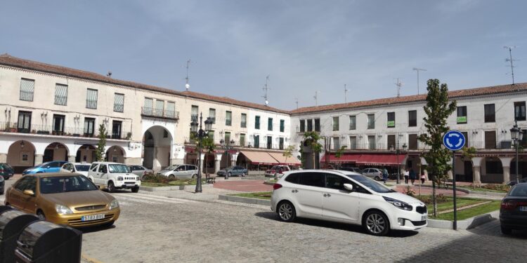 Respuesta vecinal «a buen ritmo» para el proyecto de pintado de la plaza Nueva de Peñaranda a punto de expirar el plazo el día 31