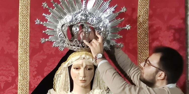 Nuestra Señora de la Esperanza viste ya de luto en Peñaranda ante la llegada del mes de noviembre, dedicado a los difuntos