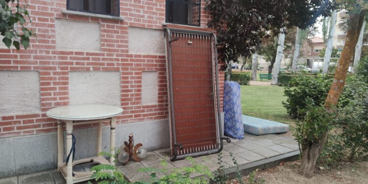 Peñaranda pone freno al abandono de residuos en la vía pública y avisa de las sanciones económicas que conlleva