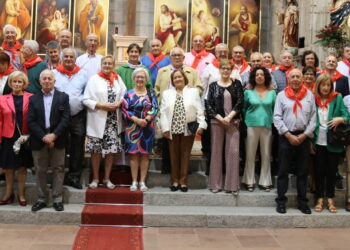 Los quintos del 70 celebran en Peñaranda un nuevo encuentro anual con misa, comida de confraternidad y baile