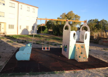 Peñaranda destina 23.000 euros a la remodelación del parque infantil en la barriada de Reyes Católicos (El Reguero)