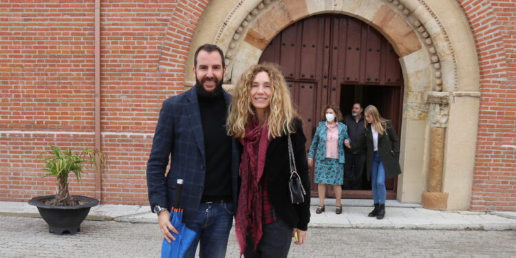 Borja Thyssen y Blanca Cuesta visitan Paradinas de San Juan para participar en un acontecimiento familiar