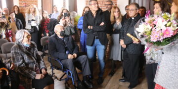 Paradinas de San Juan se vuelca en el homenaje a su maestra más querida, María Teresa Cuesta, al cumplir 100 años
