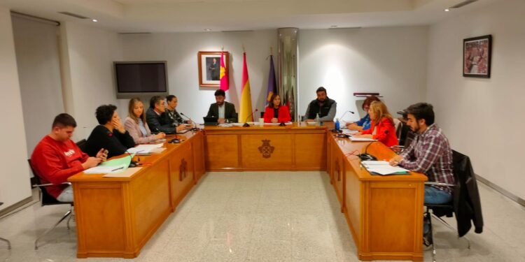 28.000 euros más para reformar la grada del campo de fútbol de Peñaranda que «dispara» su coste a más de 90.000 euros