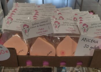 Las galletas solidarias a favor de la lucha contra el cáncer de mama ya están a la venta en Peñaranda y Cantalpino