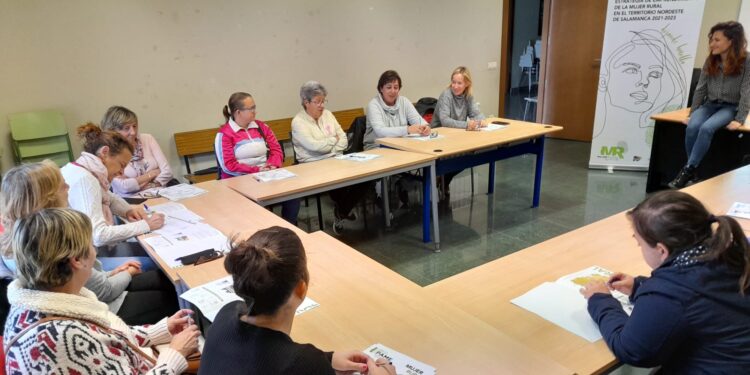 Macotera acoge un taller práctico para la búsqueda de empleo en el medio rural organizado por la Red PAME