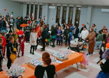 El Ampa Filiberto Villalobos organiza en Babilafuente una gran fiesta de Halloween con merienda, música y castillo encantado