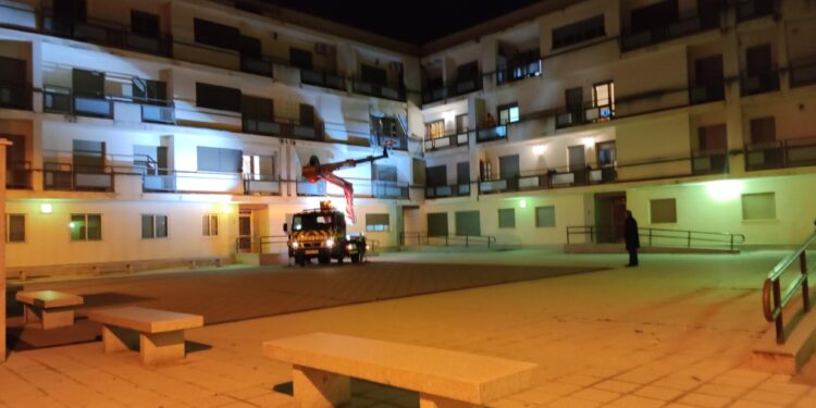 La caída de un hombre en su domicilio de Peñaranda moviliza a sanitarios, Policía Local y Bomberos