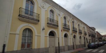 Más de 200.000 euros en varias inversiones pondrán al centenario teatro Calderón, de Peñaranda, en el siglo XXI