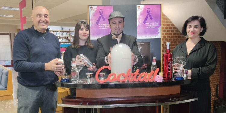 Teo Marcos lanza «Ojos Azules» una iniciativa de auxilio a víctimas de violencia de género en los locales de hostelería