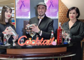 Teo Marcos lanza «Ojos Azules» una iniciativa de auxilio a víctimas de violencia de género en los locales de hostelería