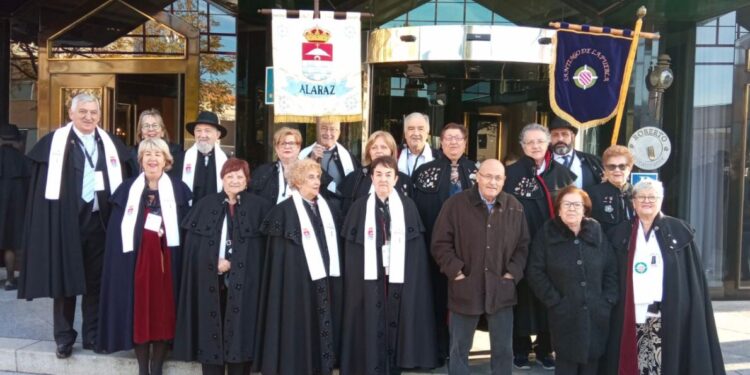 Alaraz y Santiago de la Puebla representados en el XXII Encuentro Nacional de los Amigos de la Capa celebrado en Ciudad Real