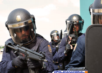 La Policía Nacional realiza varios registros en Babilafuente en el marco de una operación a nivel nacional