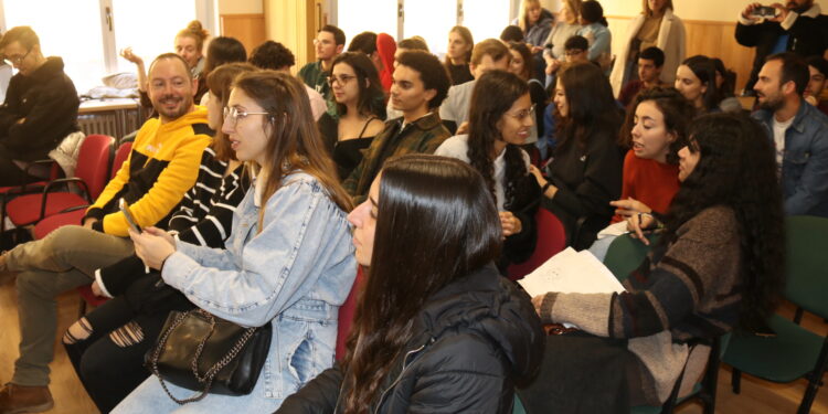 Medio centenar de jóvenes de España y Portugal ponen en común sus experiencias de emprendimiento y creatividad