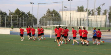 Duelo de «colistas» entre el Fabero y un Peñaranda que necesita empezar a sumar puntos para recuperar la ilusión