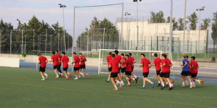 Duelo de «colistas» entre el Fabero y un Peñaranda que necesita empezar a sumar puntos para recuperar la ilusión