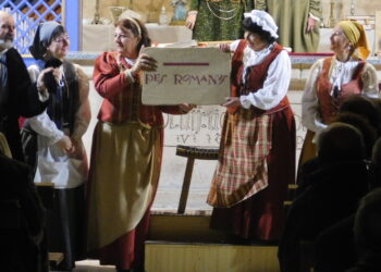 «Buscando a Nebrija» cosecha un nuevo éxito en la iglesia parroquial de Villoria y supera ya el centenar de representaciones