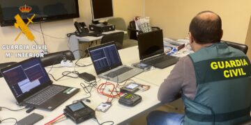 La Guardia Civil esclarece 1.200 estafas bancarias, una de ellas a un vecino de Babilafuente, y detiene a sus autores