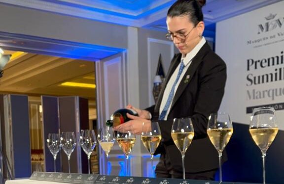 Paula Menéndez: «Me gusta mucho mi profesión, estudio mucho para ello y  que te lo valoren de esta manera es muy gratificante»