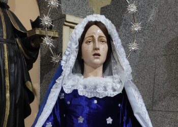 Nuestra Señora de las Lágrimas vestida ya en Peñaranda para la fiesta de la Inmaculada Concepción del próximo día 8