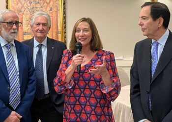 Los peñarandinos residentes en Salamanca comparten mesa y mantel y disfrutan de la gastronomía local