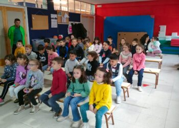 Alumnos del Severiano Montero, de Peñaranda, se acercan al mundo de la discapacidad a través de Acopedis y Acomunidad