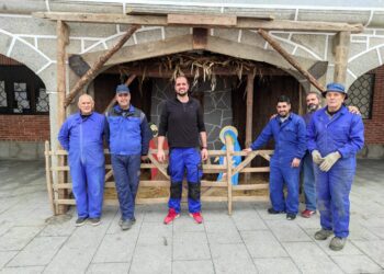 Manos a la obra en Santiago de la Puebla: comienzan los preparativos para el esperado belén viviente del día 26
